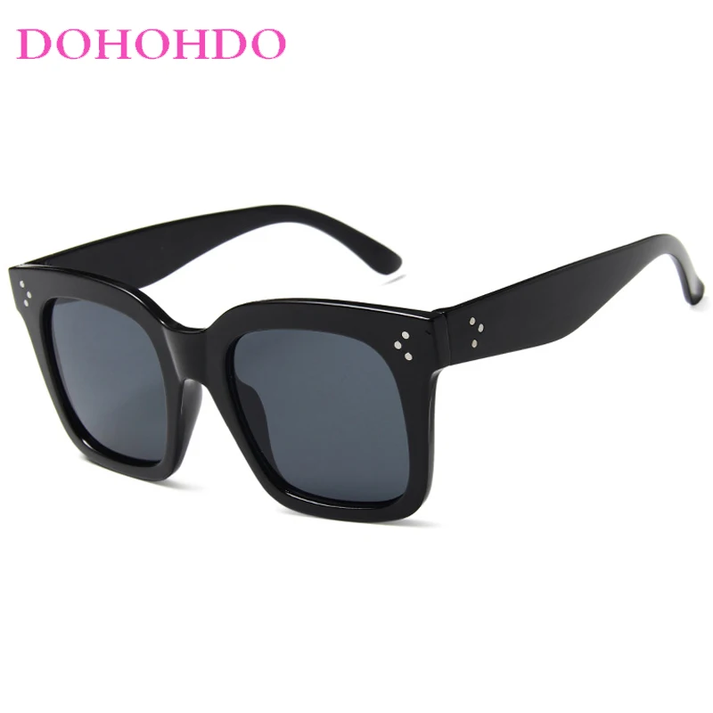 Vintage Luxury Brand Designer Big Frame Rivets Square Women Sunglasses For Trendy Men Outdoors Travel Sun Glasses Female UV400
Vintage Luxury Brand Designer Big Frame Rivets Square Women Sunglasses For Trendy Men Outdoors Travel Sun Glasses Female UV400