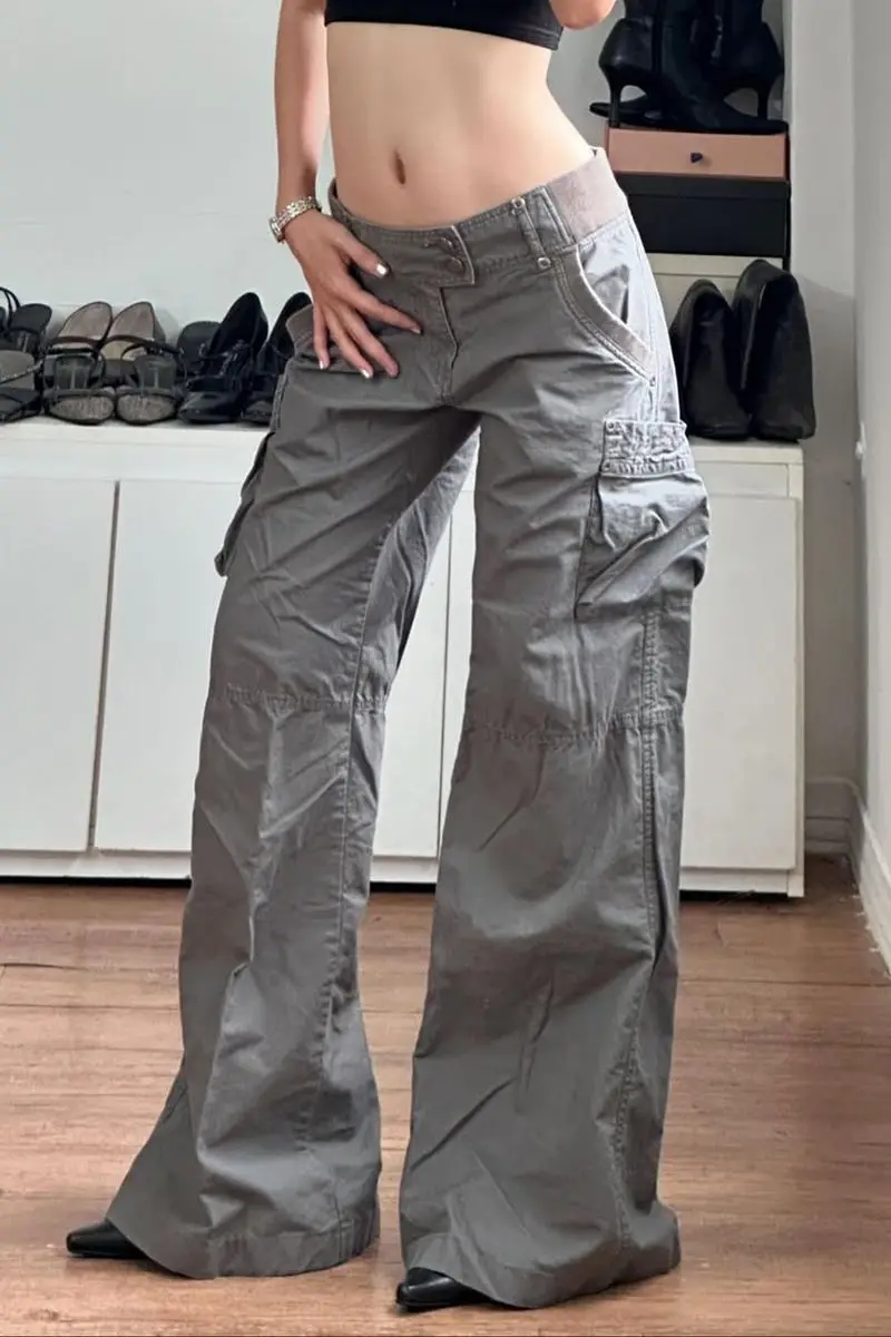 Серые джинсы-карго с низкой талией American High Street для женщин, однотонные облегающие брюки с карманами, универсальные эстетические брюки для горячих девушек
Серые джинсы-карго с низкой талией American High Street для женщин, однотонные облегающие брюки с карманами, универсальные эстетические брюки для горячих девушек