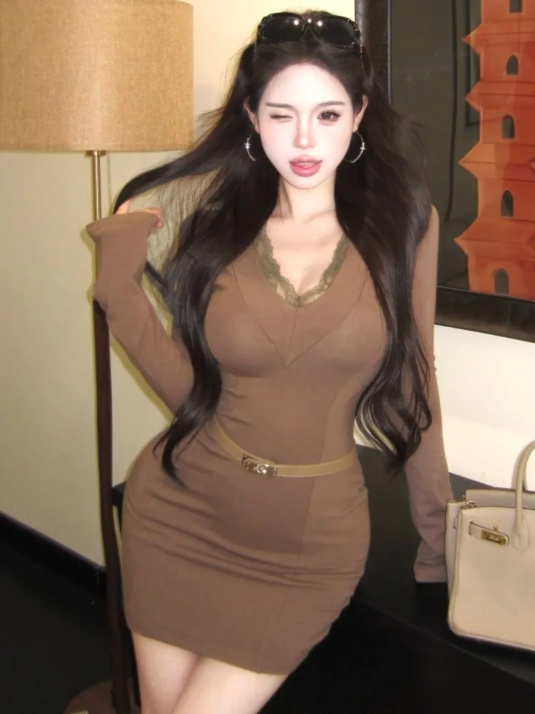 Retro Style Lace Splice Bodycon Short Skirt Women's Autumn Winter Slimming Long Sleeve Deep V Neck Dress Sexy Girl Outfit
Retro Style Lace Splice Bodycon Short Skirt Women's Autumn Winter Slimming Long Sleeve Deep V Neck Dress Sexy Girl Outfit
