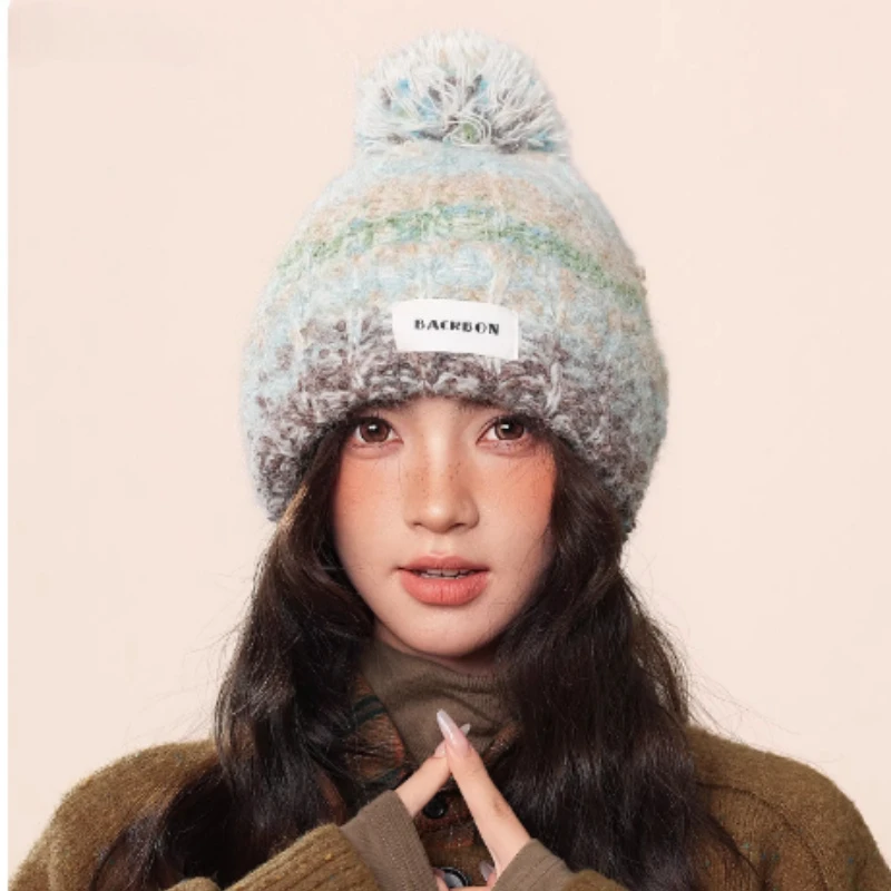 New Fashion Color Mixing Knitted Hat for Men and Women Winter Outdoor Warm Ear Protection Pompom Design Skull Beanie Caps
New Fashion Color Mixing Knitted Hat for Men and Women Winter Outdoor Warm Ear Protection Pompom Design Skull Beanie Caps