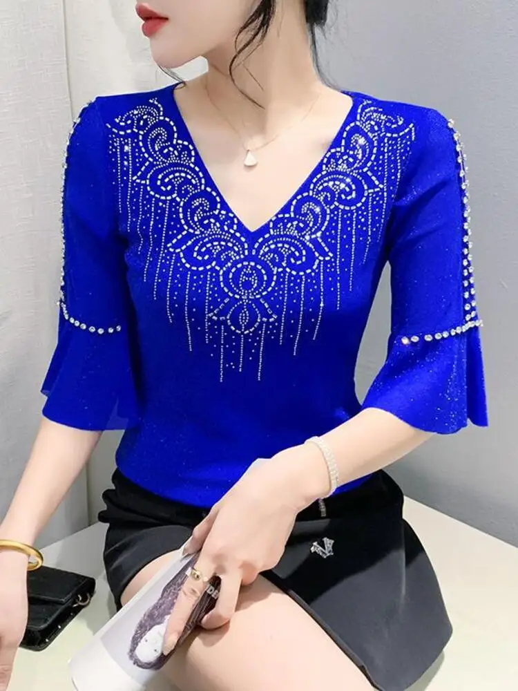 Summer New V-Neck Mesh Half Sleeves Unique Off Shoulder Diamond Button Large Women's Fashion Western Top T-Shirt
Summer New V-Neck Mesh Half Sleeves Unique Off Shoulder Diamond Button Large Women's Fashion Western Top T-Shirt