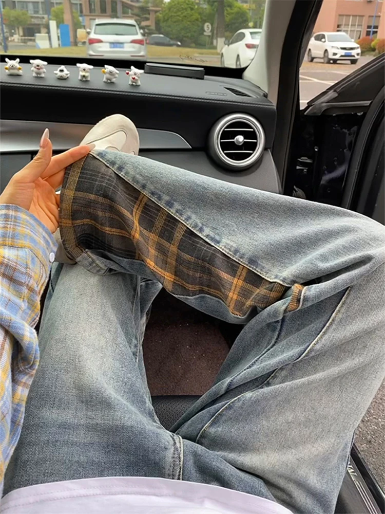 Мужские джинсы в американском ретро-стиле с клетчатыми вставками, широкие, свободного прямого кроя, модный дизайн, для повседневной носки, молодежные, стильные
Мужские джинсы в американском ретро-стиле с клетчатыми вставками, широкие, свободного прямого кроя, модный дизайн, для повседневной носки, молодежные, стильные