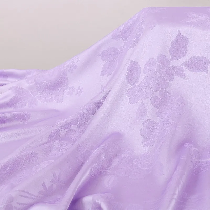 Весенний Cheongsam из креповой жаккардовой ткани Guanle Hanfu и рубашка в древнем стиле с темным узором
Весенний Cheongsam из креповой жаккардовой ткани Guanle Hanfu и рубашка в древнем стиле с темным узором