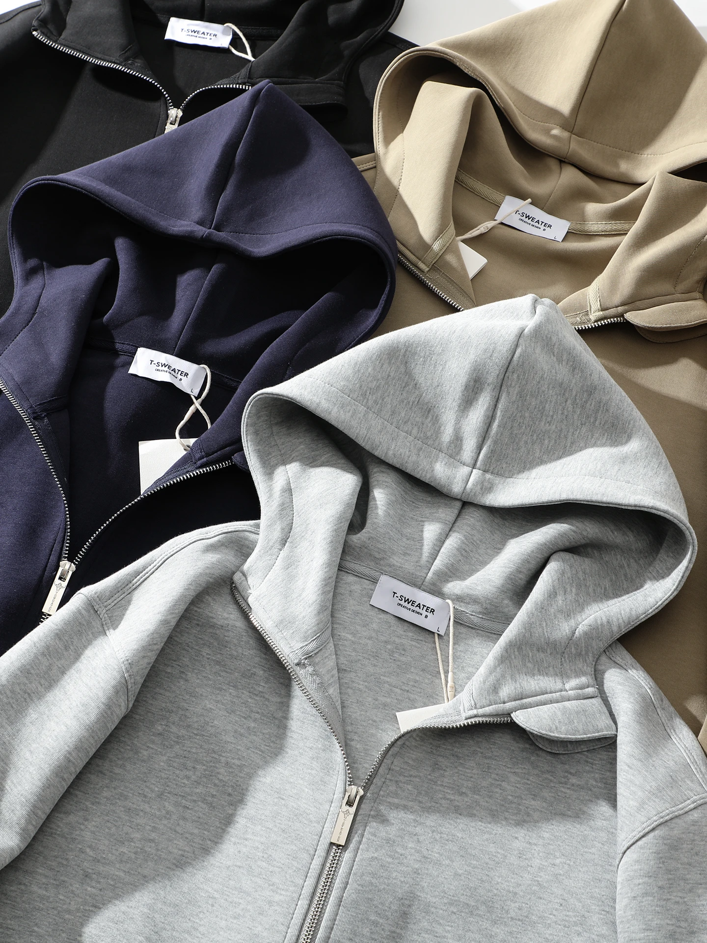 Мужская повседневная толстовка-кардиган с капюшоном, модная, свободного кроя, осенняя, базовая, универсальная, из полиэстера и хлопка, с эффектом многослойности (Jelly Air Layered Sandwich)
Мужская повседневная толстовка-кардиган с капюшоном, модная, свободного кроя, осенняя, базовая, универсальная, из полиэстера и хлопка, с эффектом многослойности (Jelly Air Layered Sandwich)