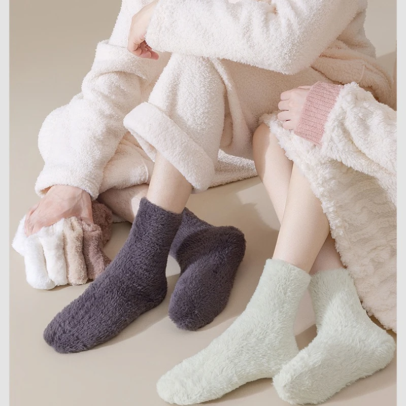 Autumn and Winter Coral Velvet Socks for Men Women Thickened Warm and Skin Friendly Mid Tube Socks with Velvet Home Sleep Socks
Autumn and Winter Coral Velvet Socks for Men Women Thickened Warm and Skin Friendly Mid Tube Socks with Velvet Home Sleep Socks