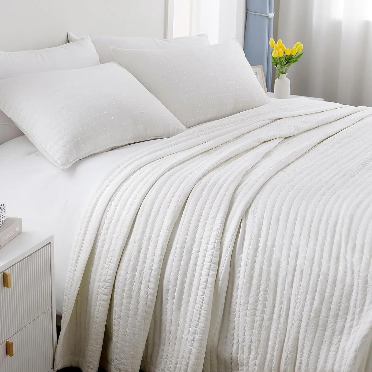 Oversized California King Quilt Set - 112x106 Lightweight Bedspread, Multi-Lock Quilting, Nordic Minimalist Design (Cream White)
Oversized California King Quilt Set - 112x106 Lightweight Bedspread, Multi-Lock Quilting, Nordic Minimalist Design (Cream White)