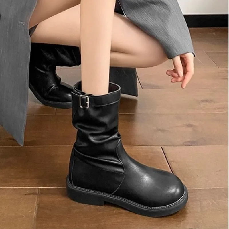 Women's Boots Korean Comfort Anti Slip Short Boots 2024 New Autumn Brown Round Toe Pleated Belt Buckle Middle Tube Fashion Boots
Women's Boots Korean Comfort Anti Slip Short Boots 2024 New Autumn Brown Round Toe Pleated Belt Buckle Middle Tube Fashion Boots