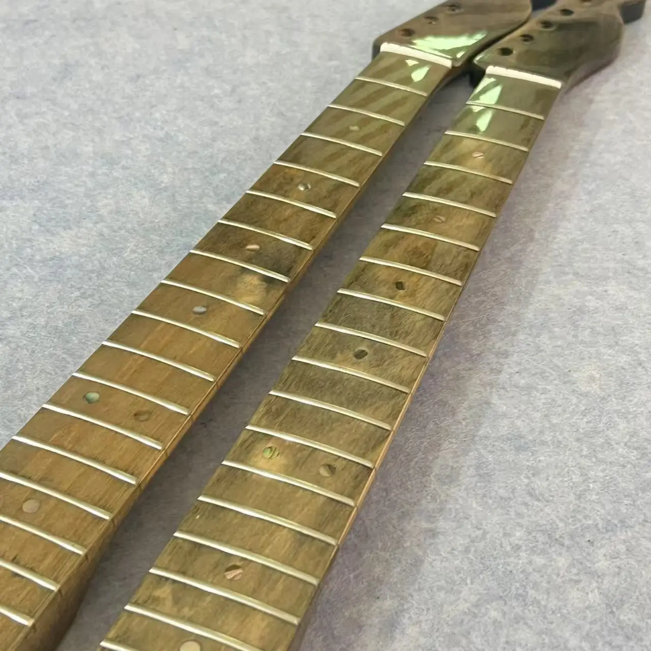 TL Maple Neck - One-Piece Flame Maple with Gloss Finish - Vintage Stain Relic - Bolt-On Replacement
TL Maple Neck - One-Piece Flame Maple with Gloss Finish - Vintage Stain Relic - Bolt-On Replacement