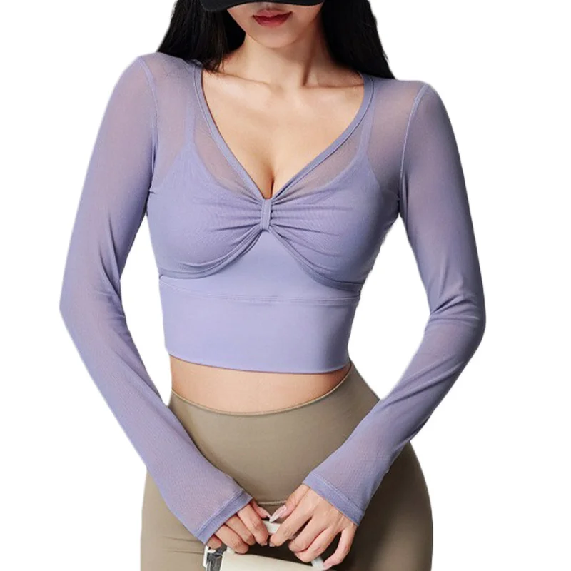 Спортивный топ Aiithuug Sheer Gym Crops с V-образным вырезом, сетчатыми вставками, длинными рукавами и встроенным бюстгальтером, быстросохнущий, для бега и йоги
Спортивный топ Aiithuug Sheer Gym Crops с V-образным вырезом, сетчатыми вставками, длинными рукавами и встроенным бюстгальтером, быстросохнущий, для бега и йоги