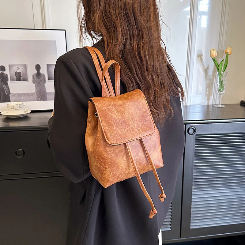 Women Outdoor Retro American Style PU Backpack Fashion Girly Commuter Bags Portable Storage Bags Large Capacity Student Bag Gift
Women Outdoor Retro American Style PU Backpack Fashion Girly Commuter Bags Portable Storage Bags Large Capacity Student Bag Gift