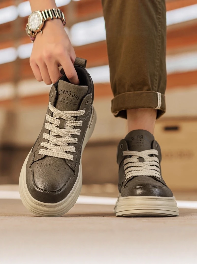 Men's High-Top Boots PU Leather Casual Sports Shoes Heightening Board Shoes Retro Workwear Style Spring Autumn
Men's High-Top Boots PU Leather Casual Sports Shoes Heightening Board Shoes Retro Workwear Style Spring Autumn