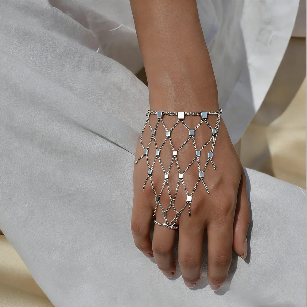 Mesh Finger Bracelet Women Heavy Duty Vintage Hollow Out Hand Chain Bohemian Style Beach Vacation Fashion Hand Jewelry
Mesh Finger Bracelet Women Heavy Duty Vintage Hollow Out Hand Chain Bohemian Style Beach Vacation Fashion Hand Jewelry
