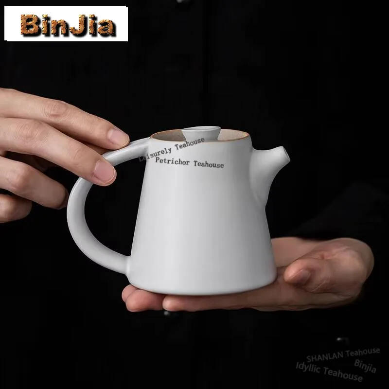 Чайник ручной работы из грубой керамики, 230 мл
Чайник ручной работы из грубой керамики, 230 мл