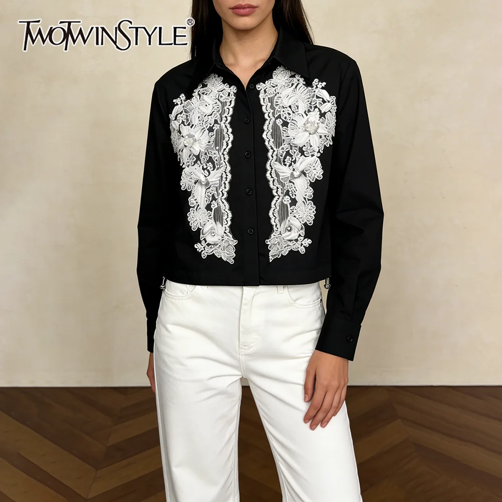 Женская рубашка TWOTWINSTYLE с кружевными вставками, отложным воротником, длинными рукавами, свободного кроя, элегантная, роскошная, осенняя модная новинка
Женская рубашка TWOTWINSTYLE с кружевными вставками, отложным воротником, длинными рукавами, свободного кроя, элегантная, роскошная, осенняя модная новинка