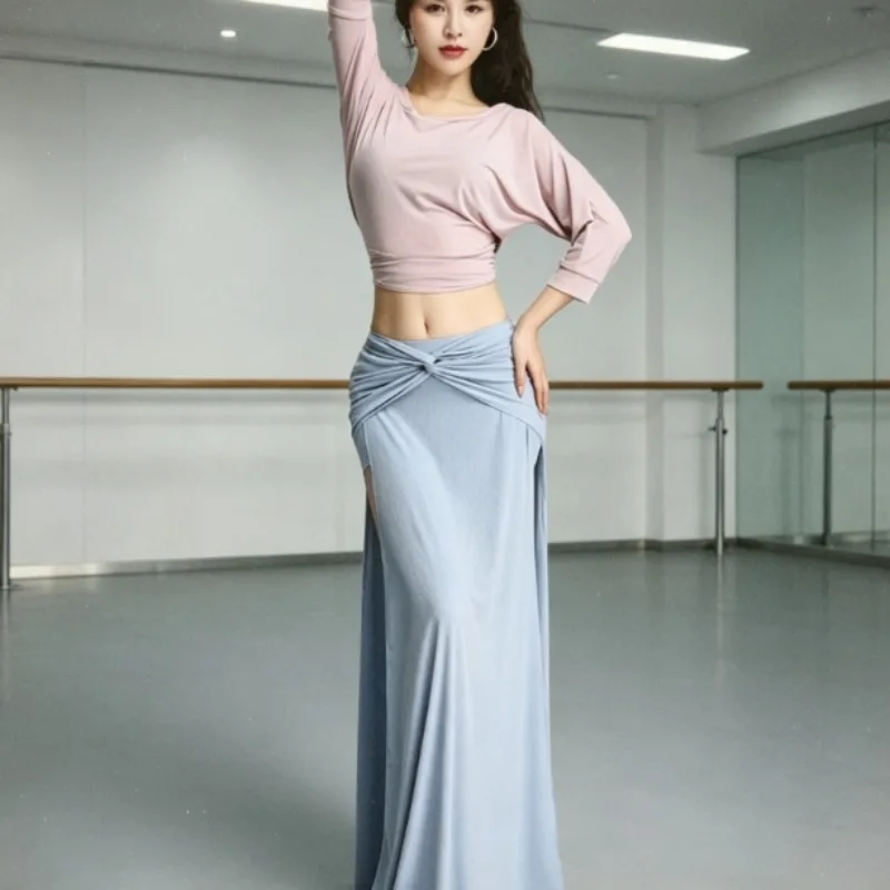 Elegant Oriental Dance Practice Wear Off Shoulder Contrast Stripe Top with Elastic Waist Flared Skirt Set
Elegant Oriental Dance Practice Wear Off Shoulder Contrast Stripe Top with Elastic Waist Flared Skirt Set
