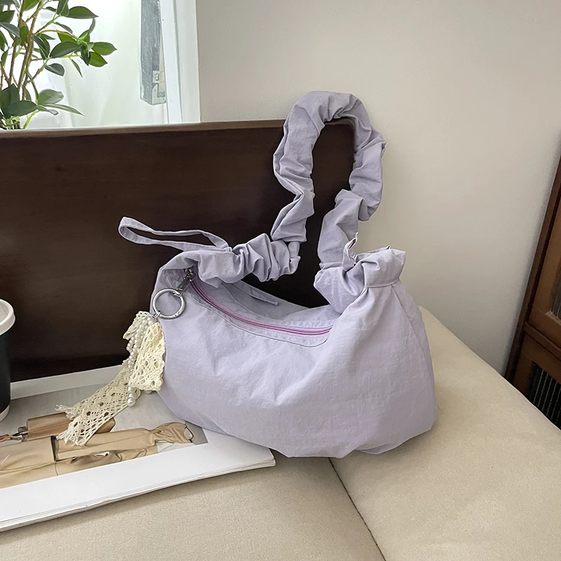 Нейлоновые однотонные сумки через плечо, модные женские сумки большой вместимости, Лидер продаж 2025, летние новые универсальные сумки на плечо
Нейлоновые однотонные сумки через плечо, модные женские сумки большой вместимости, Лидер продаж 2025, летние новые универсальные сумки на плечо