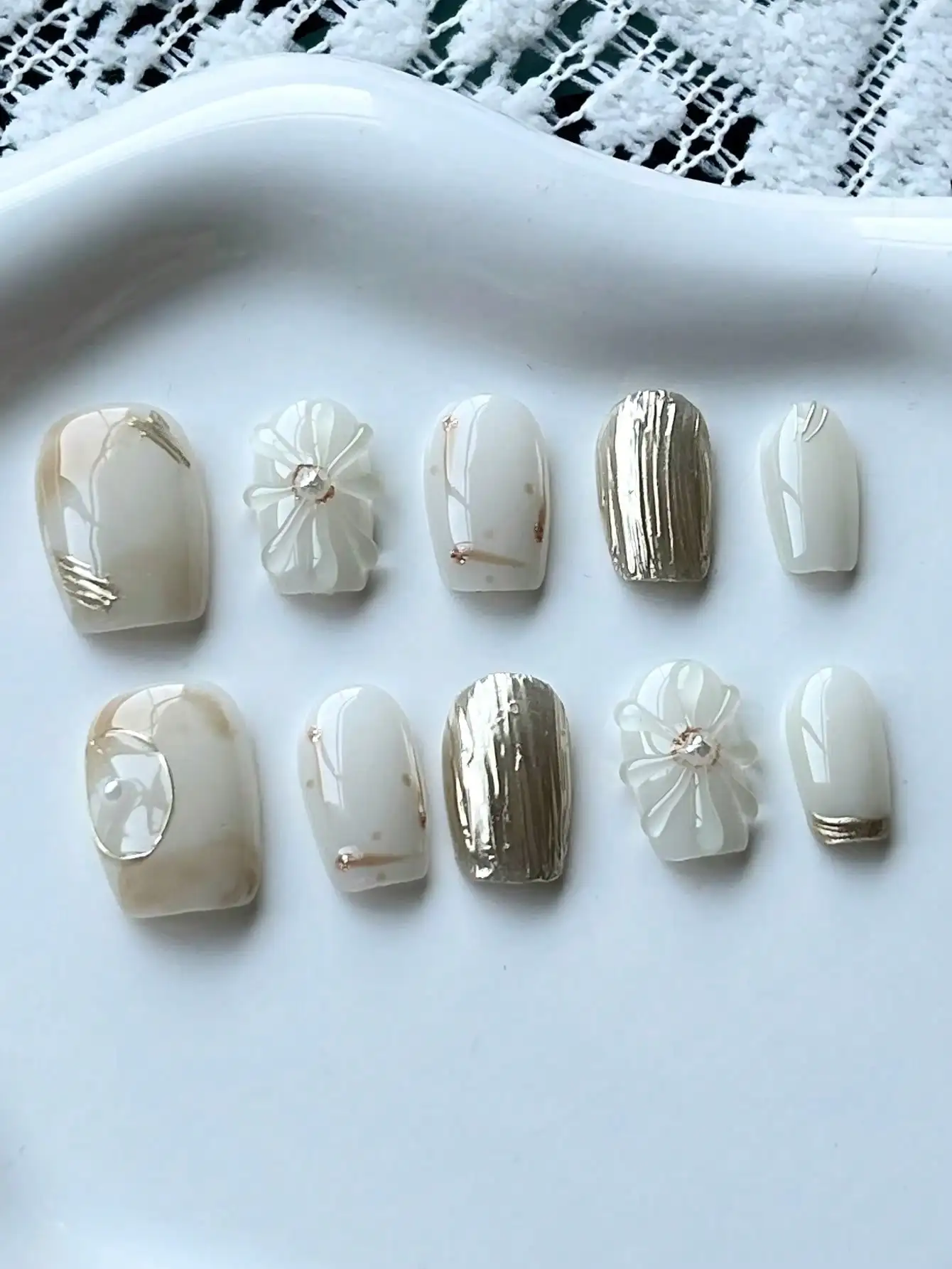 10pcs Handmade Nail Stickers, Elegant & Sophisticated Style, 3D Pearl Flower Design, Premium Fusion Craftsmanship
10pcs Handmade Nail Stickers, Elegant & Sophisticated Style, 3D Pearl Flower Design, Premium Fusion Craftsmanship