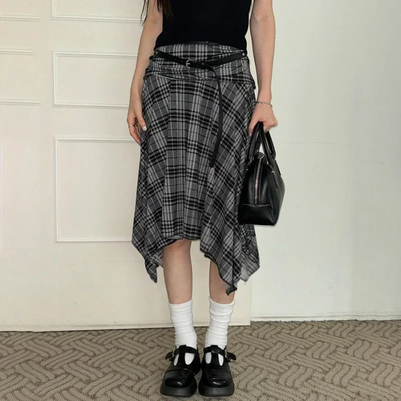 European and American college style irregular girl skirt retro low waist Joker slim casual dress
European and American college style irregular girl skirt retro low waist Joker slim casual dress