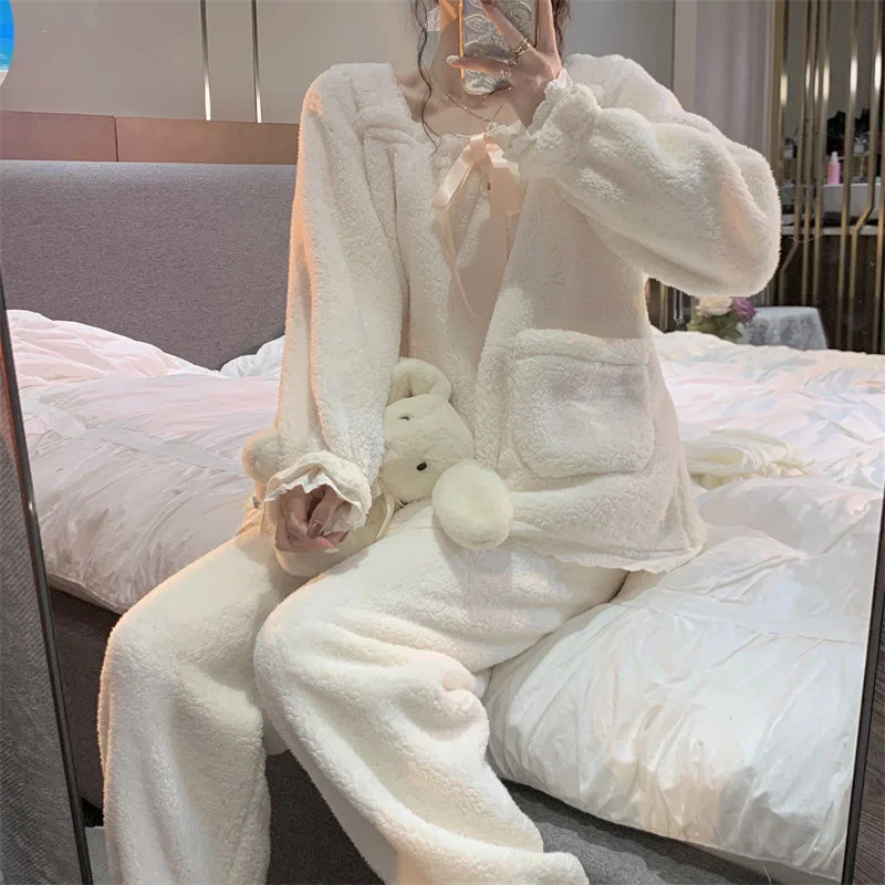 Women Plush Pajamas Set White Lace Sweet Cute Korean Style Autumn Winter Warm and Fleece Home Clothes Sleepwear Suit
Women Plush Pajamas Set White Lace Sweet Cute Korean Style Autumn Winter Warm and Fleece Home Clothes Sleepwear Suit