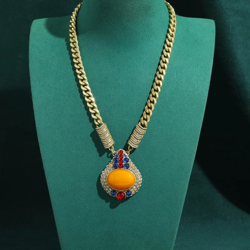 Vintage Natural Stone Beeswax Yellow Pendent Necklace Gold Color Red And Blue Glass Quality Jewelry Rhinestone Party Accessories
Vintage Natural Stone Beeswax Yellow Pendent Necklace Gold Color Red And Blue Glass Quality Jewelry Rhinestone Party Accessories