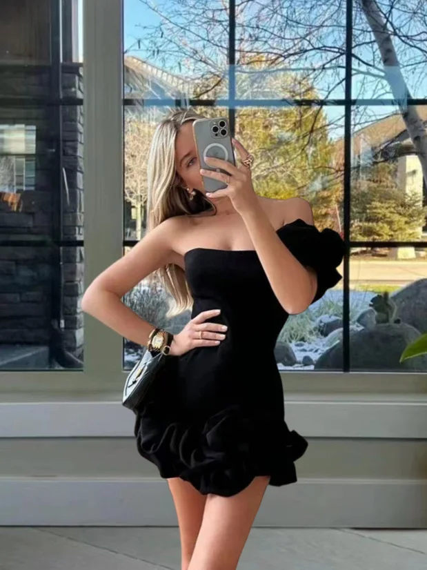 Retro Women Ruffle Mini Dress Floral Detail Strapless Chic Flowy Bodycon Solid Vestido 2026 New Lady Summer Trendy Party Outfits
Retro Women Ruffle Mini Dress Floral Detail Strapless Chic Flowy Bodycon Solid Vestido 2026 New Lady Summer Trendy Party Outfits