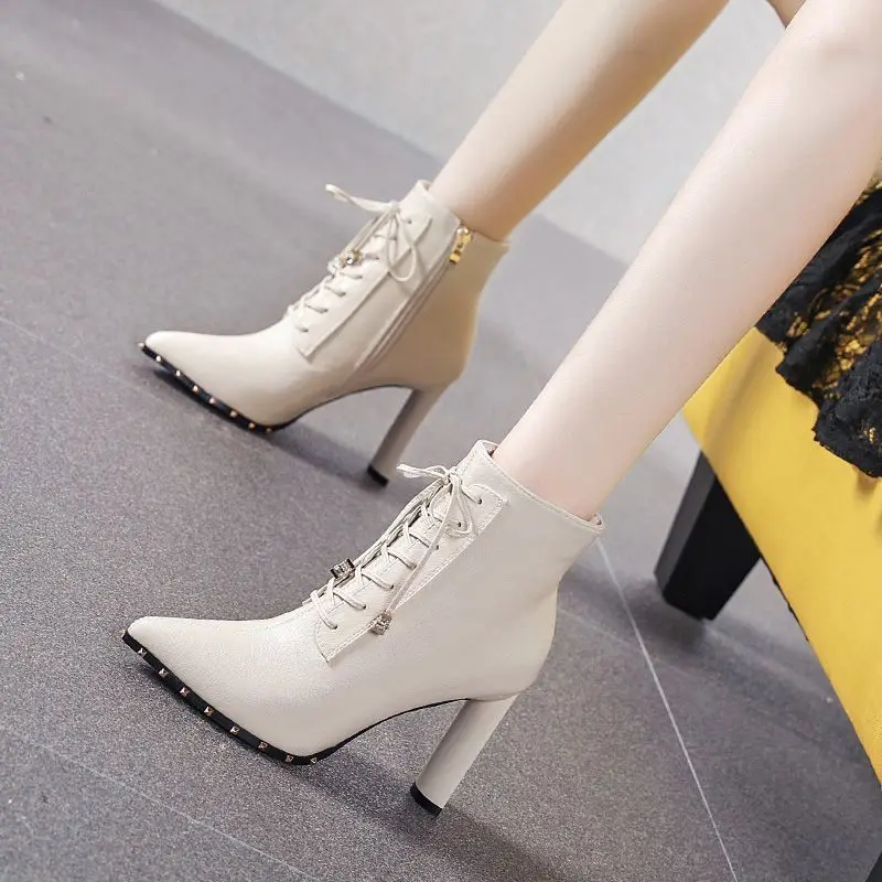 Pointed-toe Ankle Boots Women's 2026 New Spring and Autumn High Heels Fashion Slimming Style Women's Boots, Large Size 34-42
Pointed-toe Ankle Boots Women's 2026 New Spring and Autumn High Heels Fashion Slimming Style Women's Boots, Large Size 34-42
