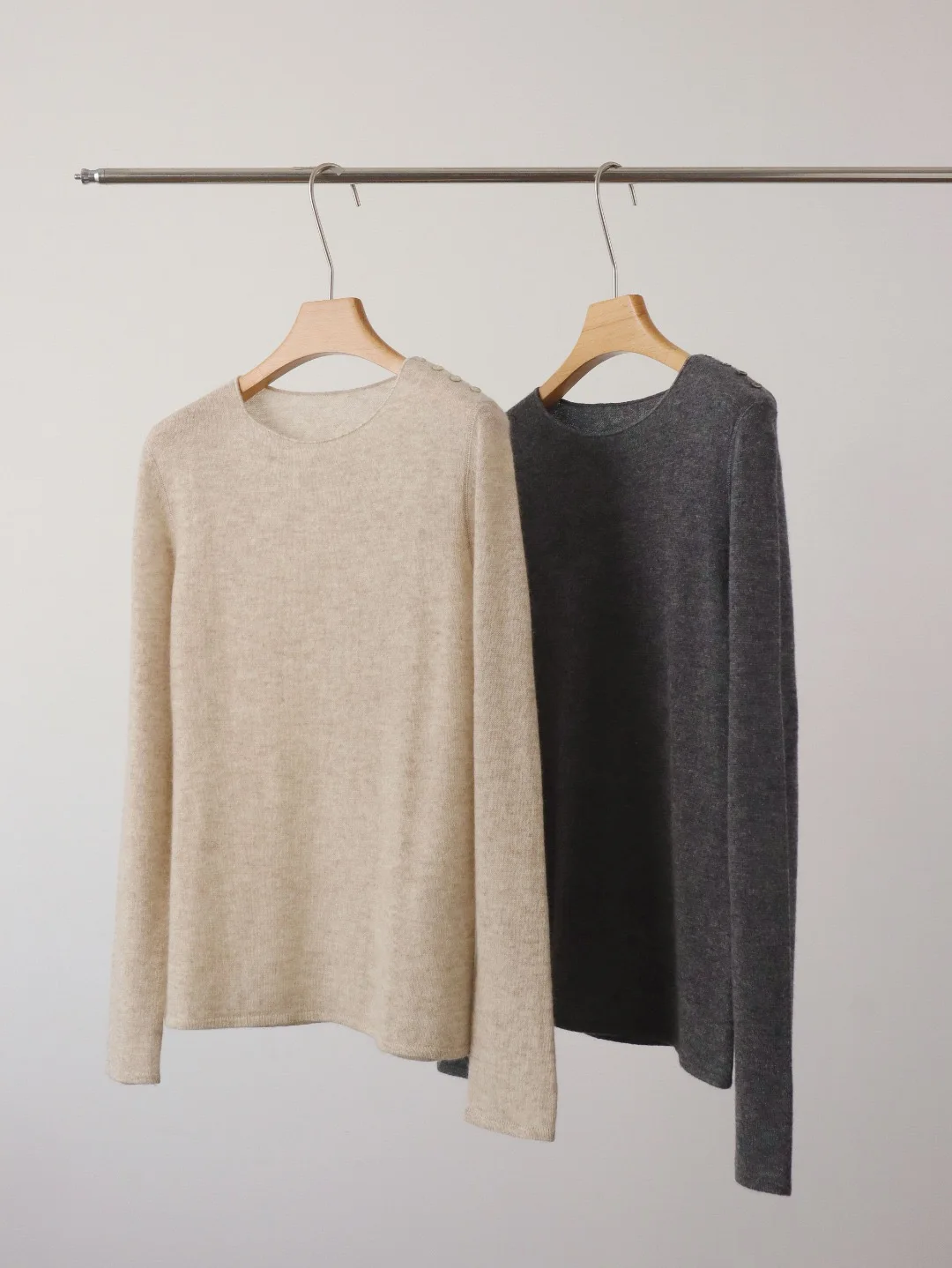 Cloud-Like Feeling Knitted Camere Women's Casual Top oulder Button Design Autumn Winter Long Sve round Ne Sweater
Cloud-Like Feeling Knitted Camere Women's Casual Top oulder Button Design Autumn Winter Long Sve round Ne Sweater