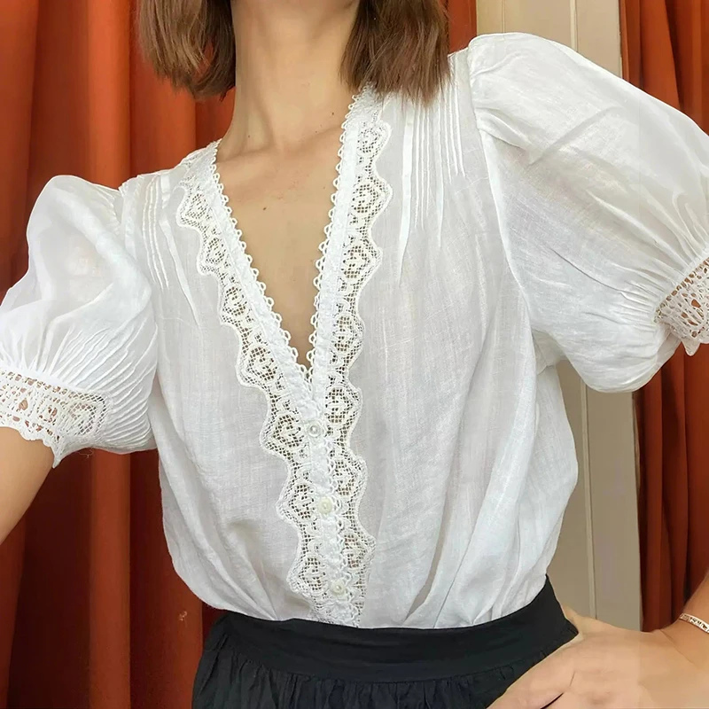 Sweet Lace Trim Short Sleeve V-Neck Bubble Sleeve Top Women's Fashion Aging Prevention 2026 New Style Cotton Blend Blouse
Sweet Lace Trim Short Sleeve V-Neck Bubble Sleeve Top Women's Fashion Aging Prevention 2026 New Style Cotton Blend Blouse