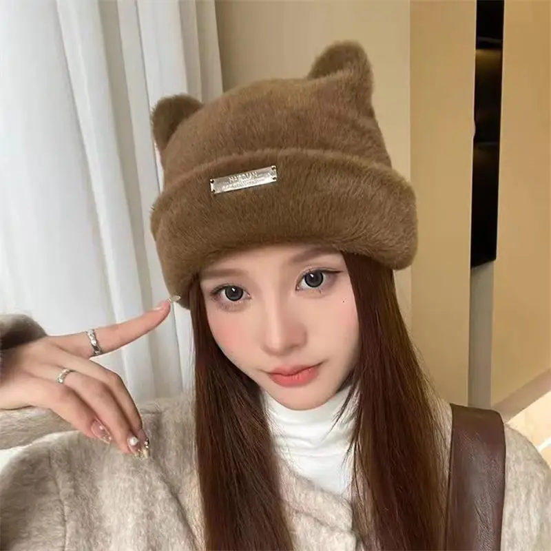 Autumn and winter teddy bear ear plush hat, women's warm ear protection woolen hat, big head circumference, versatile toe cap
Autumn and winter teddy bear ear plush hat, women's warm ear protection woolen hat, big head circumference, versatile toe cap