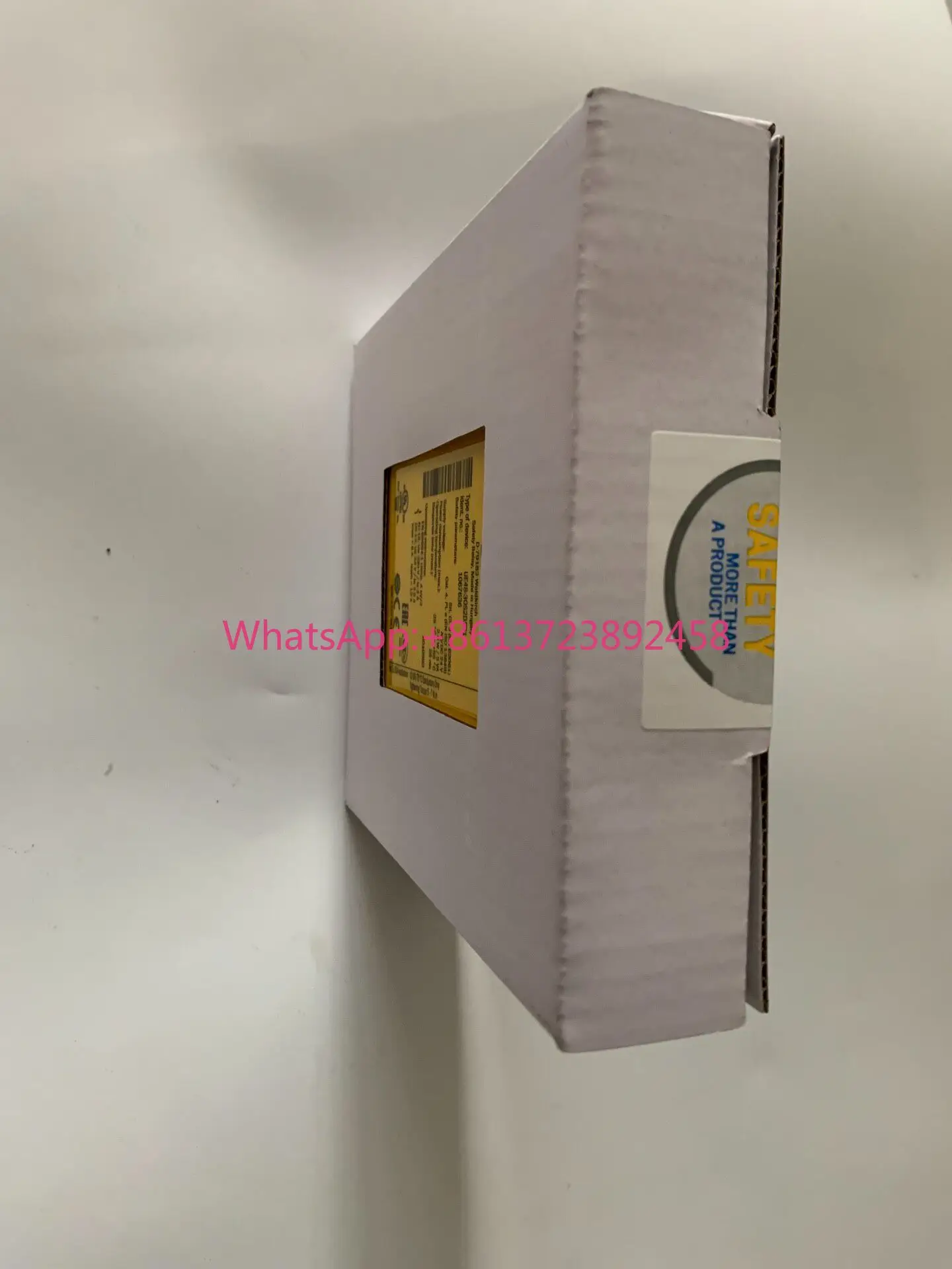 SICK safety relay UE10-30S2DO high quality
SICK safety relay UE10-30S2DO high quality