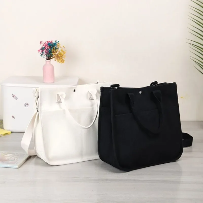 Casual Simple Letter Logo Diaper Bag Fashionable Trendy Leather Crossbody Bag Large Capacity For Women Commuter
Casual Simple Letter Logo Diaper Bag Fashionable Trendy Leather Crossbody Bag Large Capacity For Women Commuter