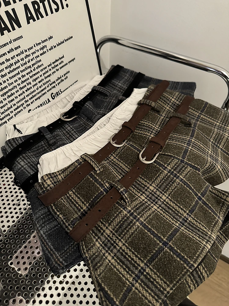 Утепленные повседневные брюки в клетку для женщин, зима 2024, новинка, американский стиль, универсальные, прямые, утягивающие, с высокой талией, для создания модного образа.
Утепленные повседневные брюки в клетку для женщин, зима 2024, новинка, американский стиль, универсальные, прямые, утягивающие, с высокой талией, для создания модного образа.