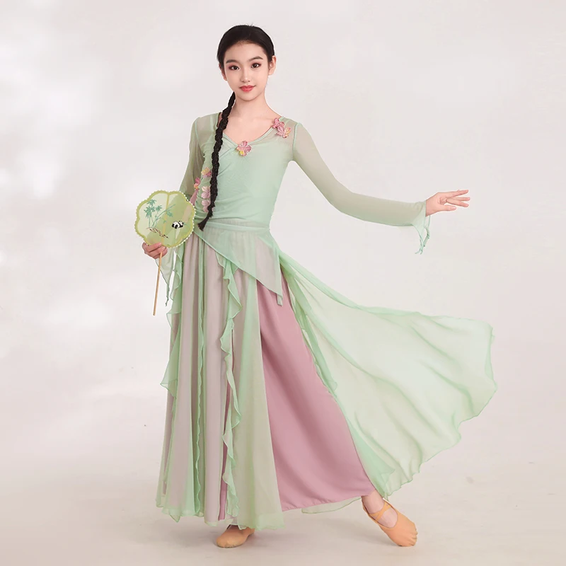 Classicaldance costume,children'sgraceful figure,elasticgauze clothing,ethnicdance practice costume,fan danceperformance costume
Classicaldance costume,children'sgraceful figure,elasticgauze clothing,ethnicdance practice costume,fan danceperformance costume