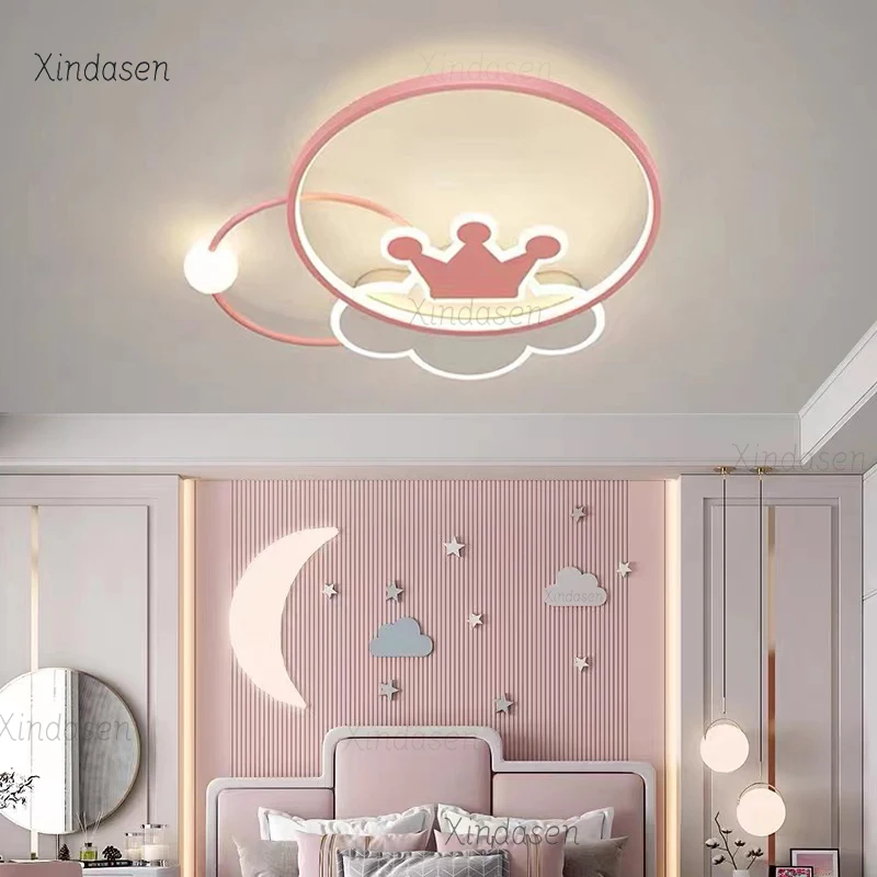 Современные светодиодные потолочные светильники в форме облака, акриловая лампа розового и золотого цвета для детей, для спальни, детской комнаты, декоративная детская люстра с кольцом и шариком и короной
Современные светодиодные потолочные светильники в форме облака, акриловая лампа розового и золотого цвета для детей, для спальни, детской комнаты, декоративная детская люстра с кольцом и шариком и короной