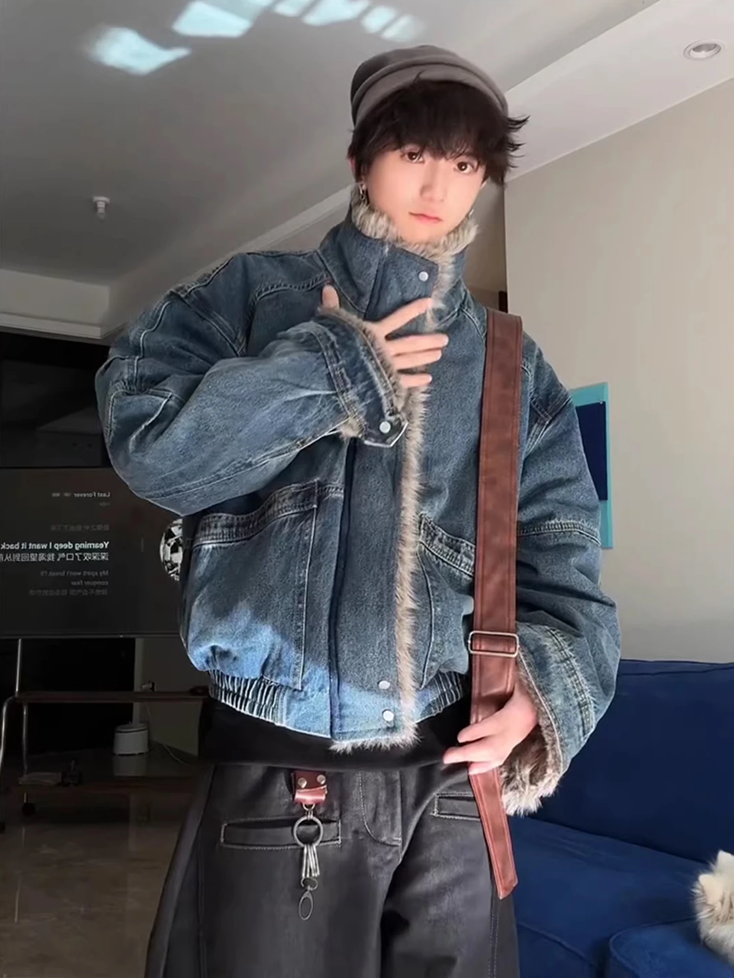 Хлопковая куртка в стиле ретро в американском стиле с меховым воротником, мужская и женская ор-версия, пальто-пилот для зимы, теплое и Thiened
Хлопковая куртка в стиле ретро в американском стиле с меховым воротником, мужская и женская ор-версия, пальто-пилот для зимы, теплое и Thiened