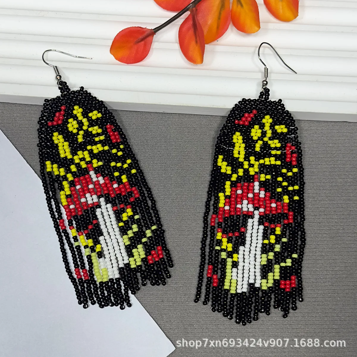 ZGMXR Rice bead earrings Tassel Geometry Mushroom Gradual color Bohemia Hand-woven Alloy Woman Fashion Simple Beaded earrings
ZGMXR Rice bead earrings Tassel Geometry Mushroom Gradual color Bohemia Hand-woven Alloy Woman Fashion Simple Beaded earrings