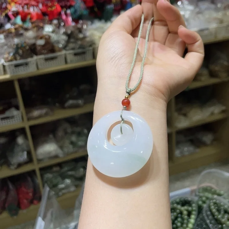 Natural Tianshan Cui Comes and Goes, Pendant Jade Pendant for Men and Women
Natural Tianshan Cui Comes and Goes, Pendant Jade Pendant for Men and Women