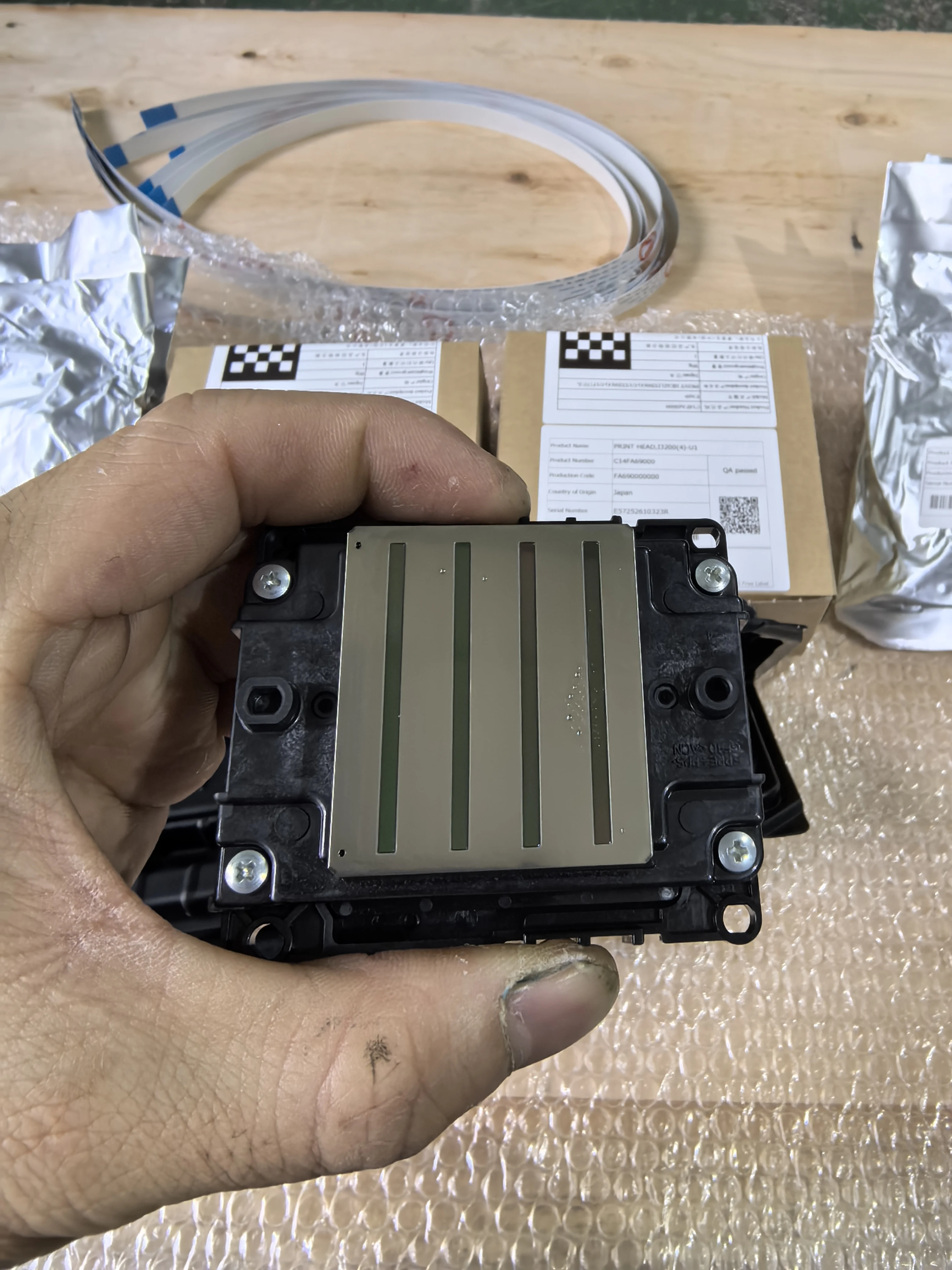 Высококачественная оригинальная японская печатающая головка i3200 для Epson i3200 для 3D УФ-принтера
Высококачественная оригинальная японская печатающая головка i3200 для Epson i3200 для 3D УФ-принтера