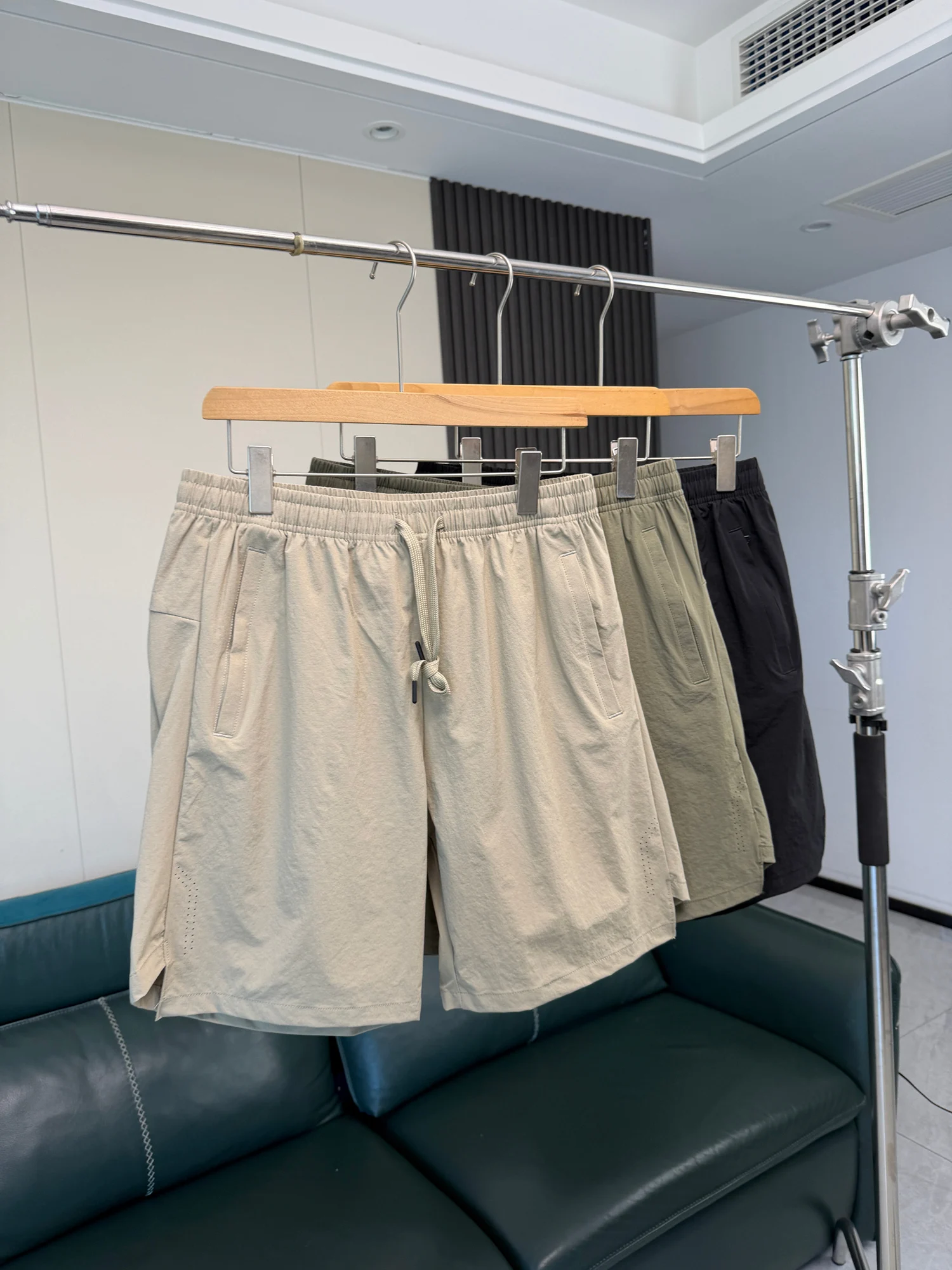 Comfortable Outdoor Sports Men's Short Pants Elastic Five-Point Summer Casual Loose Fit Straight Leg Youth Daily Wear
Comfortable Outdoor Sports Men's Short Pants Elastic Five-Point Summer Casual Loose Fit Straight Leg Youth Daily Wear
