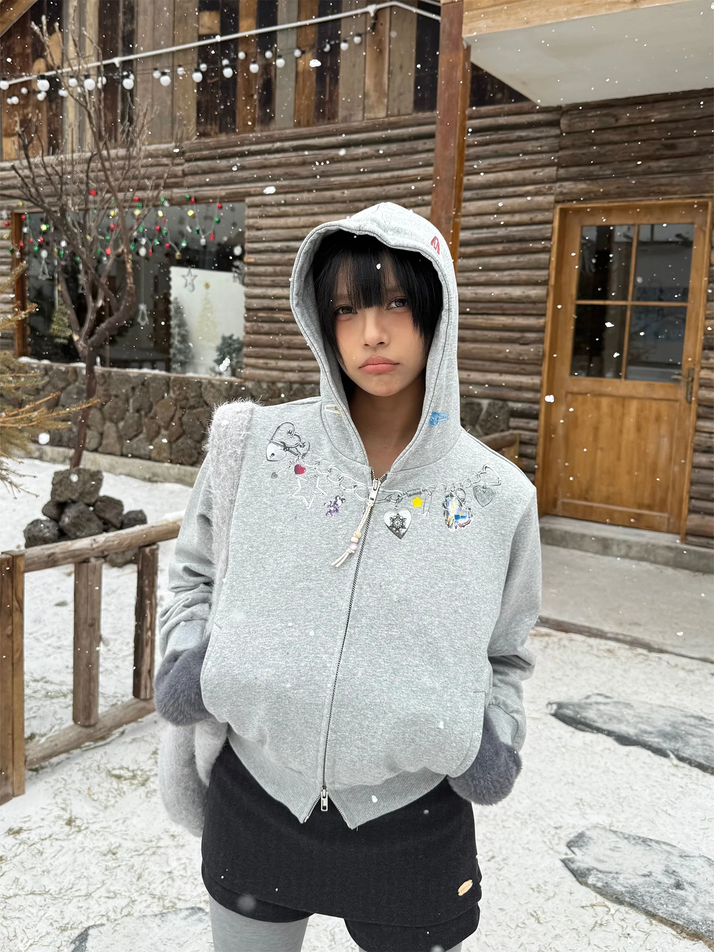 Женский свободный кардиган-свитшот с вышивкой и цветочным узором Don Cry, весенне-осенняя повседневная верхняя одежда для пар
Женский свободный кардиган-свитшот с вышивкой и цветочным узором Don Cry, весенне-осенняя повседневная верхняя одежда для пар