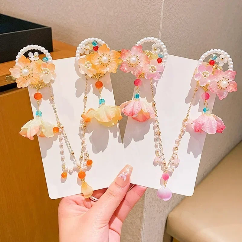 Children's Hanfu Headwear, Girls' Chinese Hair Clips, New Year's Clothing, Tassels, Little Girls' Hair Accessories
Children's Hanfu Headwear, Girls' Chinese Hair Clips, New Year's Clothing, Tassels, Little Girls' Hair Accessories