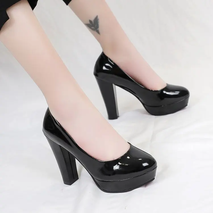 New Sexy High Heels Shoes Women Classic Wedding White Shoes Thick White Heels Fashion Party Pumps Footwear Black Red Large size
New Sexy High Heels Shoes Women Classic Wedding White Shoes Thick White Heels Fashion Party Pumps Footwear Black Red Large size