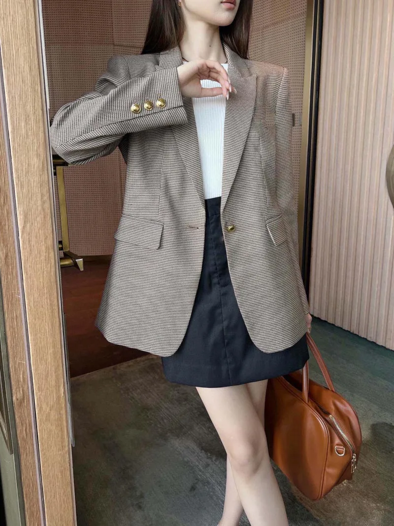 2024 Autumn/Winter New Women's Long Jacket Fashionable and Exquisite Color Contrast Plaid Collar Casual Suit Coat
2024 Autumn/Winter New Women's Long Jacket Fashionable and Exquisite Color Contrast Plaid Collar Casual Suit Coat