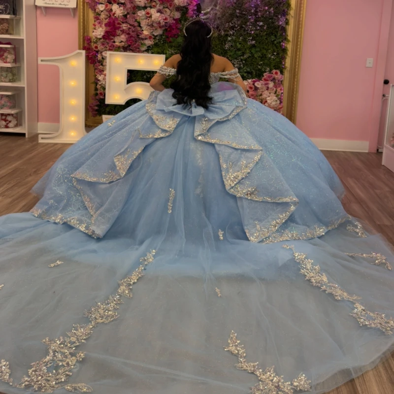 Sky Blue Shiny Ball Gown Quinceanera Dresses Applique Lace Beading Crystal Bow Tull Corset Off The Shoulder Sweet 16 Dress vesti
Sky Blue Shiny Ball Gown Quinceanera Dresses Applique Lace Beading Crystal Bow Tull Corset Off The Shoulder Sweet 16 Dress vesti