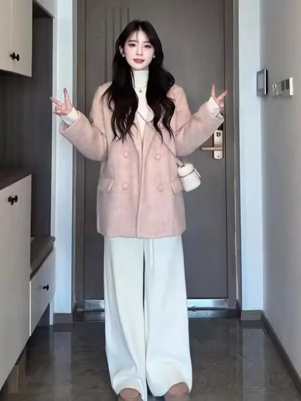 Korean Sle Loose Fit Medium Length Pink Woolen Coat Ele Sensation ular Trendy Outerwear Button Detail Anti-Stain Fabric
Korean Sle Loose Fit Medium Length Pink Woolen Coat Ele Sensation ular Trendy Outerwear Button Detail Anti-Stain Fabric
