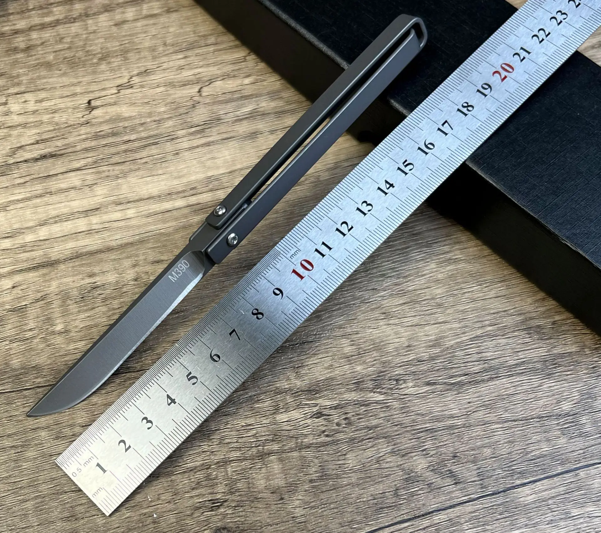 New Folding Broken Window Survival Portable Outdoor Fruit Mini Mechanical Rotary Knife
New Folding Broken Window Survival Portable Outdoor Fruit Mini Mechanical Rotary Knife