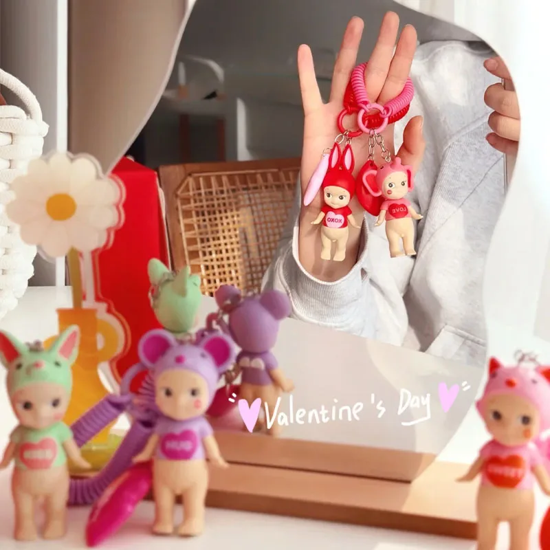 Sonny Angel Kiss Kiss Series, модная слепая коробка, кавайное украшение в виде персонажей, мини-фигурки, очаровательная загадочная коробка, подарки на день рождения для детей
Sonny Angel Kiss Kiss Series, модная слепая коробка, кавайное украшение в виде персонажей, мини-фигурки, очаровательная загадочная коробка, подарки на день рождения для детей