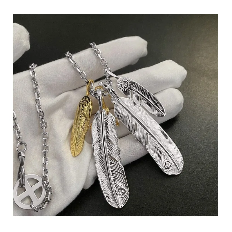 Takahashi'Goro Gold Plated Bright Silver Eagle Claw Eagle Claw Feather Necklace Bright Silver Plated Small Feather Necklace
Takahashi'Goro Gold Plated Bright Silver Eagle Claw Eagle Claw Feather Necklace Bright Silver Plated Small Feather Necklace