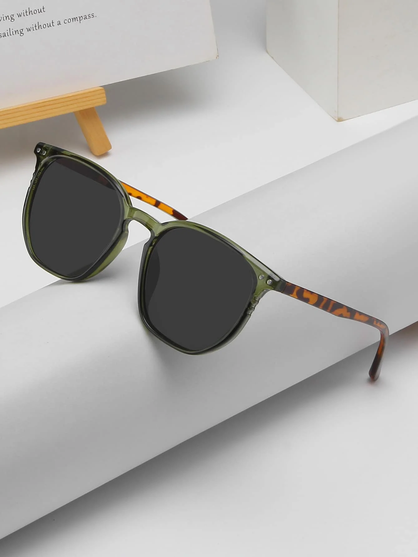 1 Pair Of Women Round PC Frame Personalized Rivet Fashion Glasses, Suitable For Daily Wear. Beach Accessories For Women Glasses Shades Basics Fall Winter Women Outfits Clothes Business Casual Gifts
1 Pair Of Women Round PC Frame Personalized Rivet Fashion Glasses, Suitable For Daily Wear. Beach Accessories For Women Glasses Shades Basics Fall Winter Women Outfits Clothes Business Casual Gifts