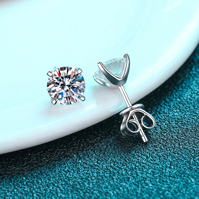 925 Sterling Silver Moissanite Stud Earrings for Women Sparkling Classic Wedding Lab Diamond Earring Jewelry
925 Sterling Silver Moissanite Stud Earrings for Women Sparkling Classic Wedding Lab Diamond Earring Jewelry